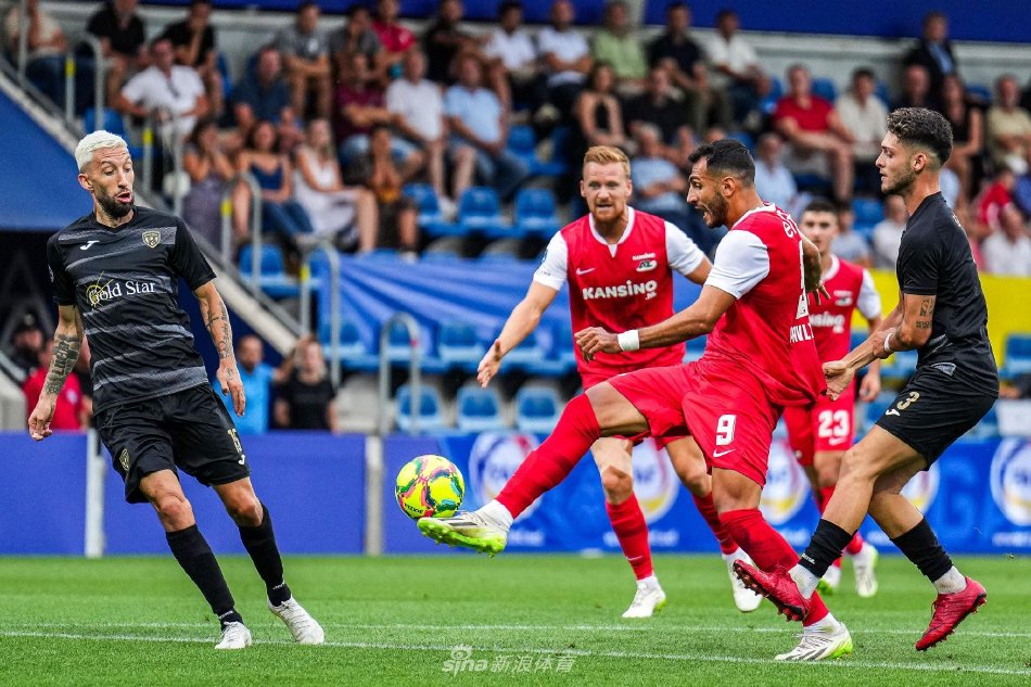 并在关键时 并在关键时