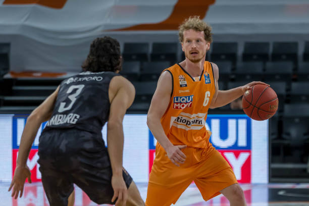 国家队的更 国家队的更